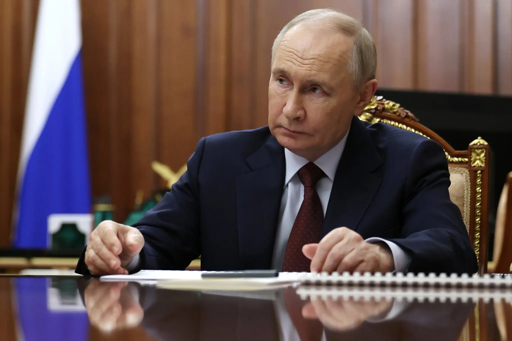 Президент Росії Володимир Путін у Москві, на фотографії, опублікованій російськими державними ЗМІ. За словами представників влади, він не бачить причин для відведення своїх військ.